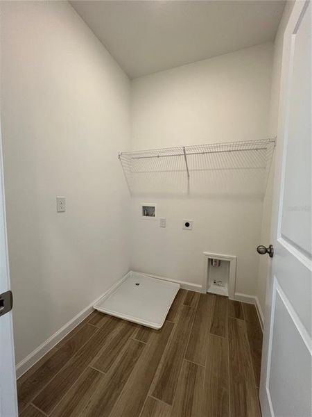 Spacious, unfurnished interior of a new home in Hills of Minneola, Minneola (Image 13).
