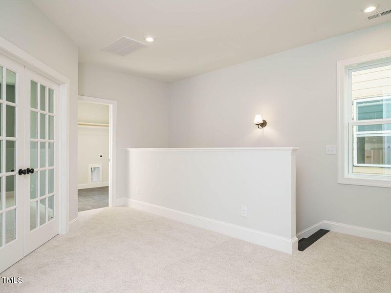 019-1280x960-landing