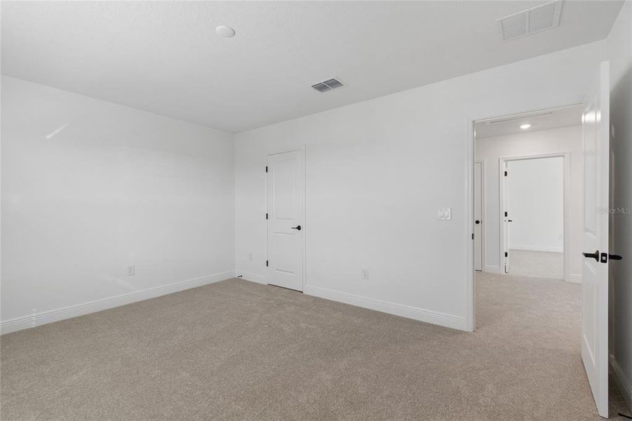 Spacious, unfurnished interior of a new home in SeaFlower, Bradenton (Image 12).