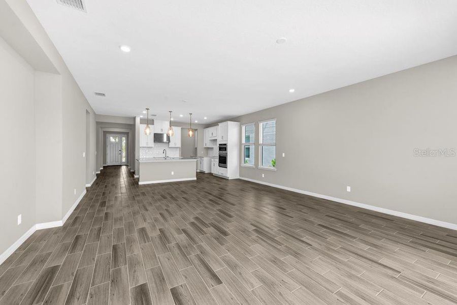 Spacious, unfurnished interior of a new home in Tiburon, Nokomis (Image 24).