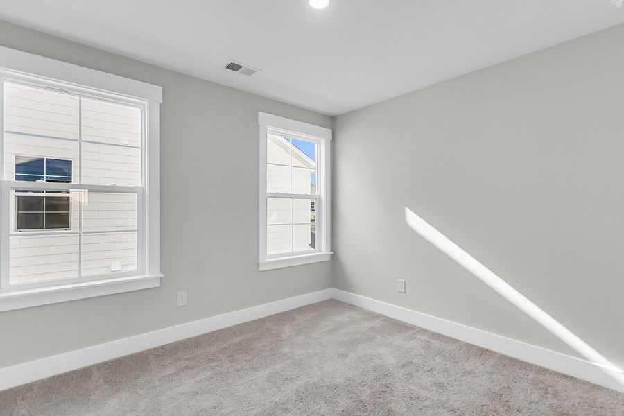 Spacious, unfurnished interior of a new home in , Summerville (Image 27).