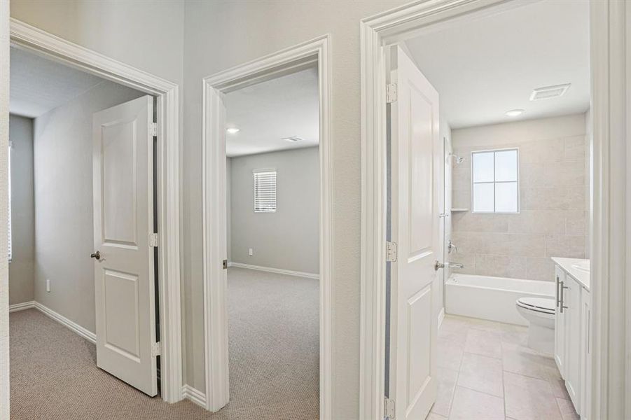 Spacious, unfurnished interior of a new home in Windmore, Princeton (Image 20).