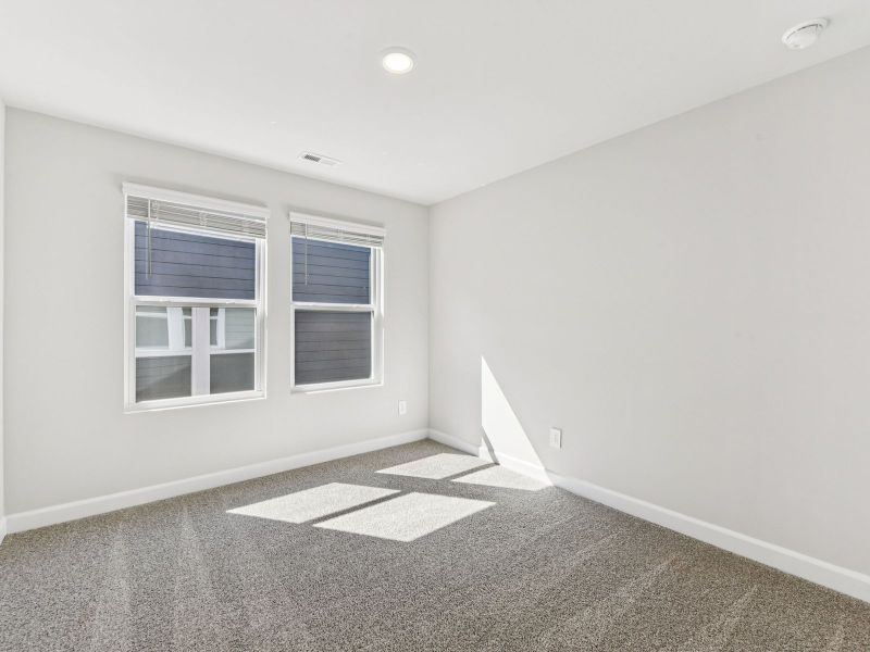 Spacious, unfurnished interior of a new home in Crossrail Station, Mooresville (Image 12).