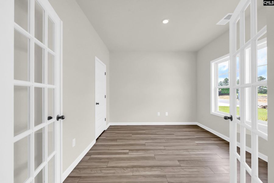 Spacious, unfurnished interior of a new home in Old Charleston Acres, Pelion (Image 10).