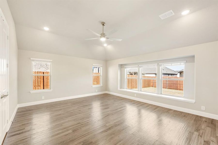 Spacious, unfurnished interior of a new home in Timberbrook, Justin (Image 28).