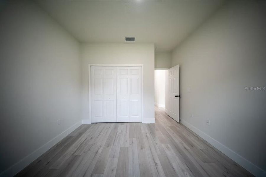 Spacious, unfurnished interior of a new home in , Citrus Springs (Image 19).