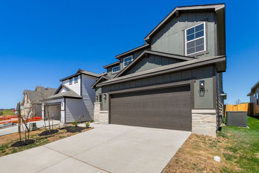 Representative exterior photo of a completed home built from the Colorado by Hakes Brothers in Veranda, San Antonio, TX (Image 2).