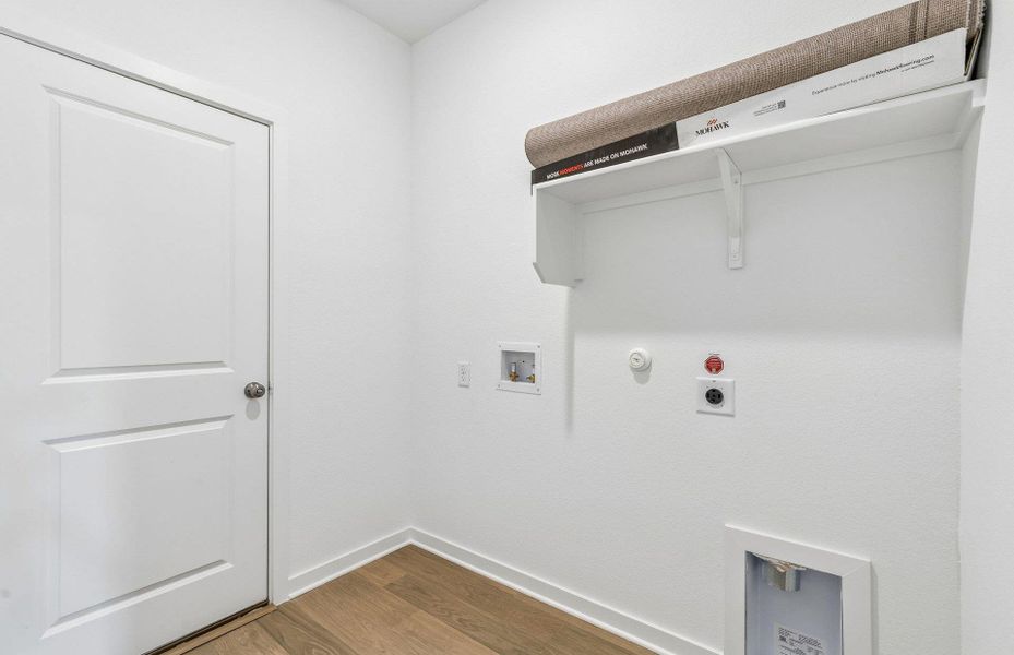 Spacious, unfurnished interior of a new home in Vantage, San Marcos (Image 14).