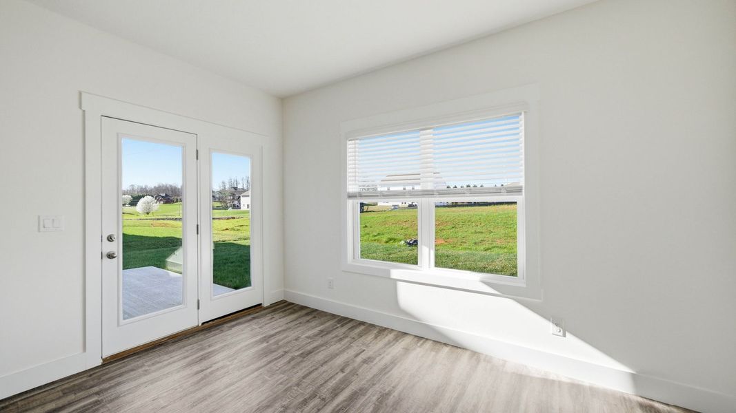 Spacious, unfurnished interior of a new home in Fieldcrest Acres, Blountville (Image 16).