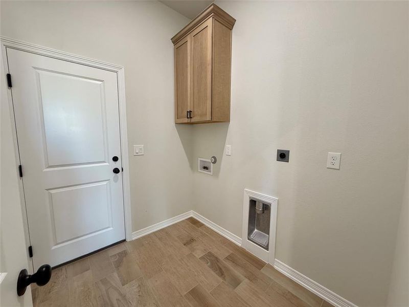 Spacious, unfurnished interior of a new home in , Lorena (Image 18).