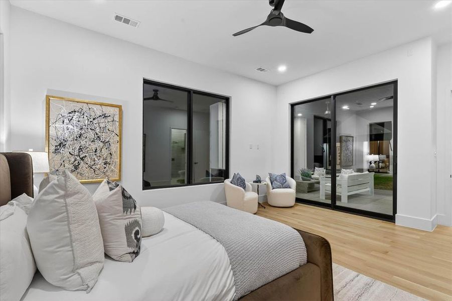 Furnished interior view inside a new home in , Dallas (Image 30).