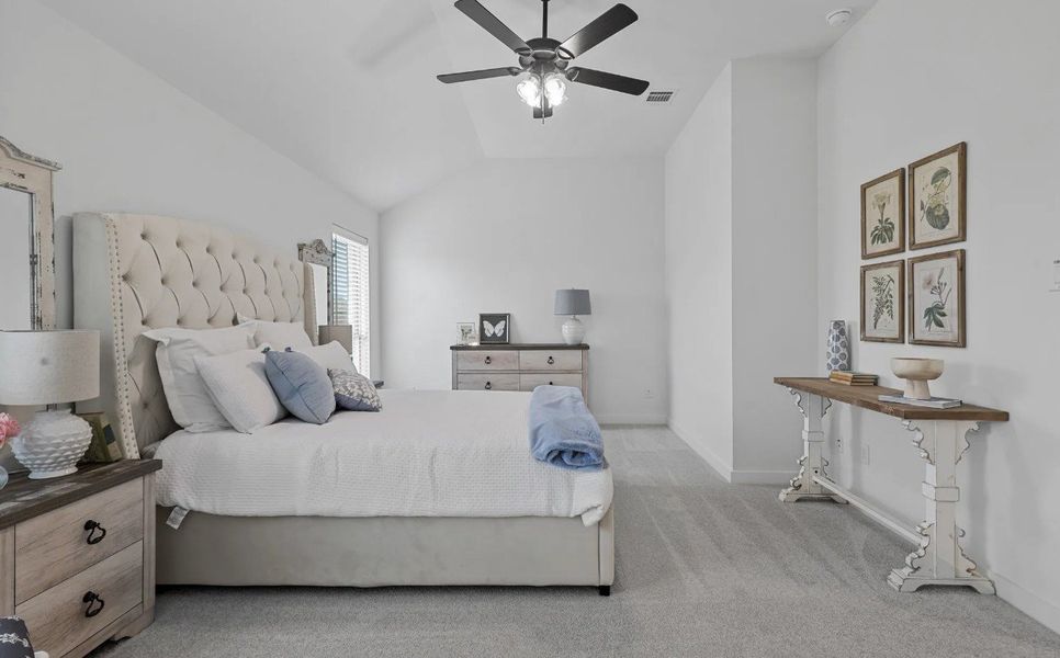 Furnished interior view inside a new home in Trail Creek, Cleburne (Image 9).