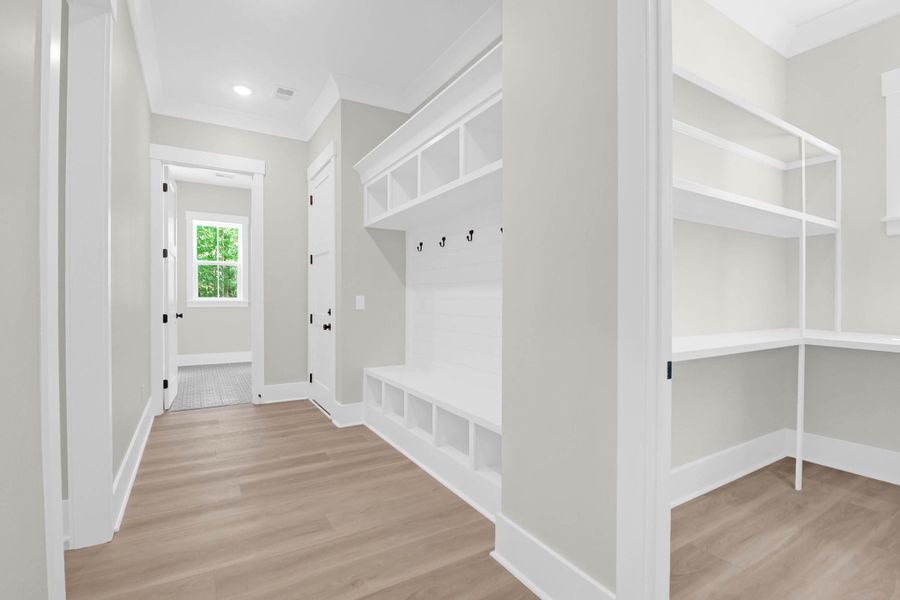 Spacious, unfurnished interior of a new home in , Summerville (Image 29).