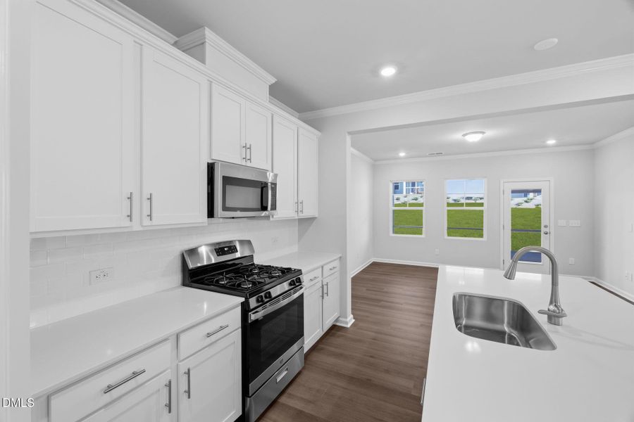 SUN_Sagecroft_Pic_Spencer_QMI_74_Kitchen
