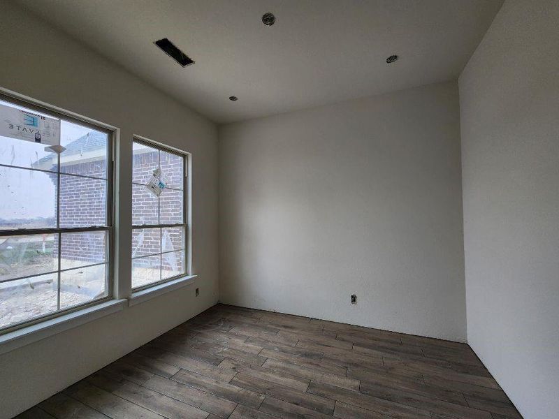Spacious, unfurnished interior of a new home in Rocky Top, Krum (Image 4).