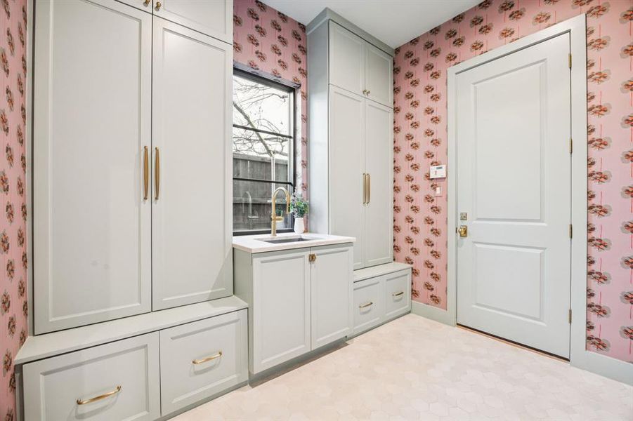 Furnished interior view inside a new home in , Dallas (Image 19).