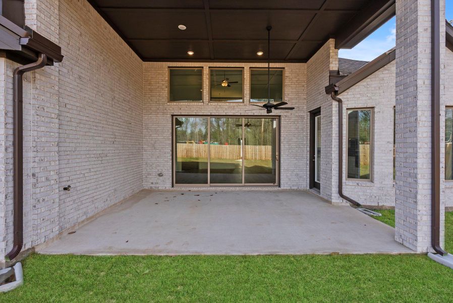 Exterior details and patio area of a home in Colton, Todd Mission (Image 4).