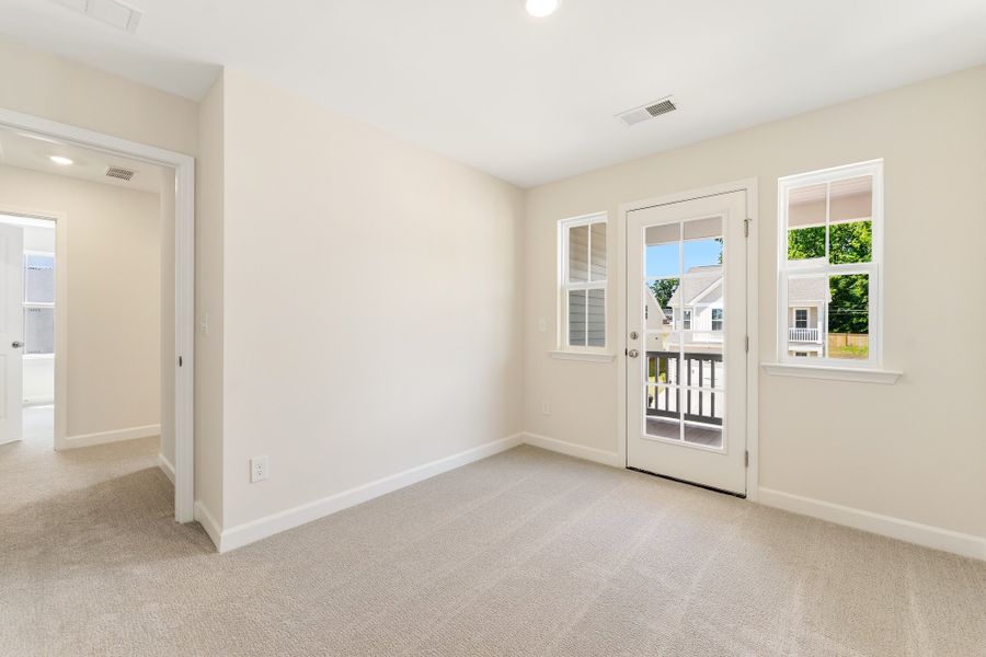 Spacious, unfurnished interior of a new home in Landmark Commons, Boiling Springs (Image 34).