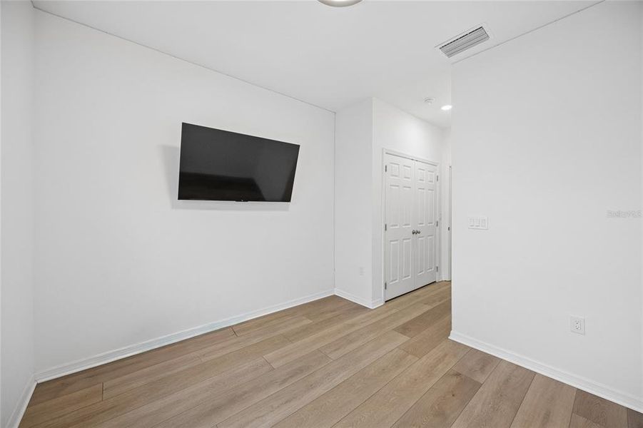 Spacious, unfurnished interior of a new home in , St. Cloud (Image 18).