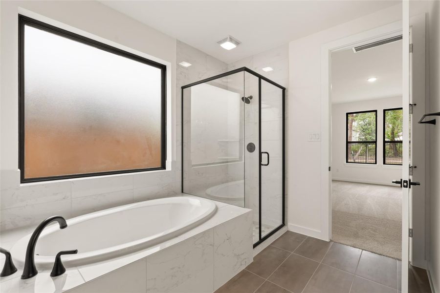 *REPRESENTATION PHOTO OF THE SAME FLOOR PLAN, FINISHES WILL VARY*