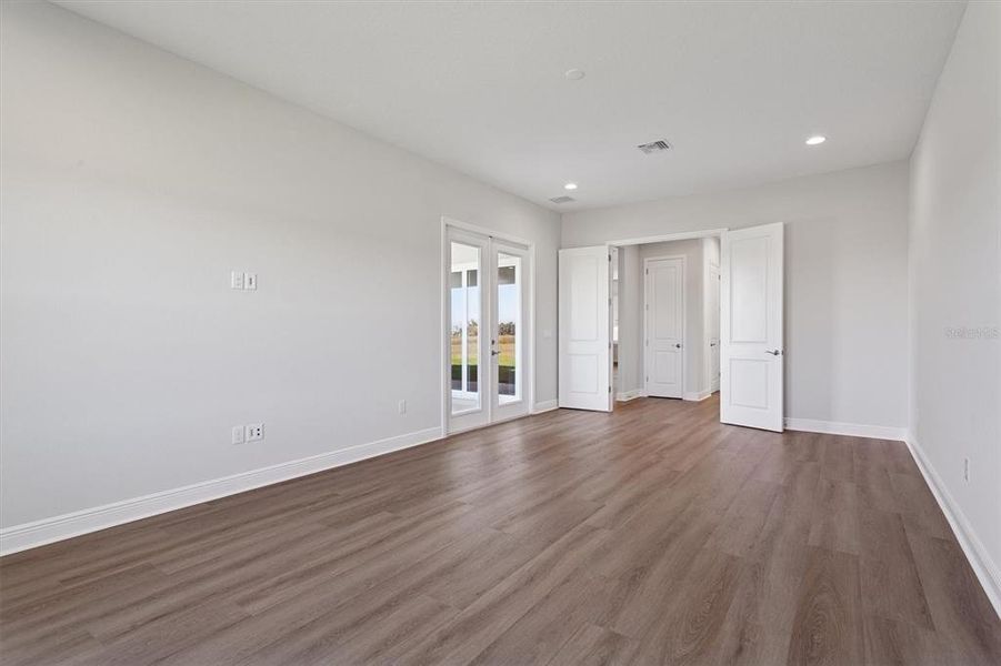 Spacious, unfurnished interior of a new home in Oakfield, Parrish (Image 33).