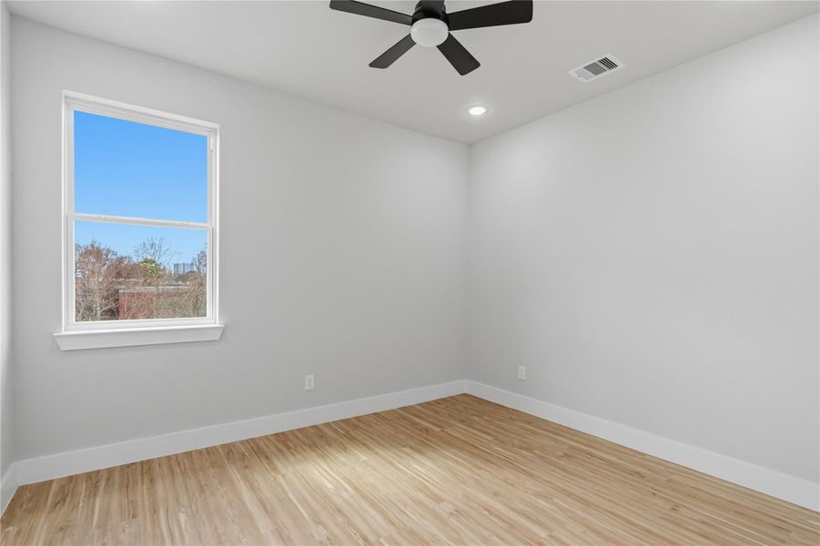 Spacious, unfurnished interior of a new home in , Houston (Image 20).
