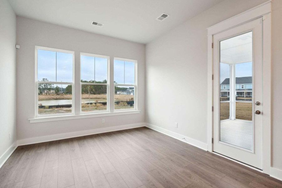 Spacious, unfurnished interior of a new home in , Summerville (Image 10).