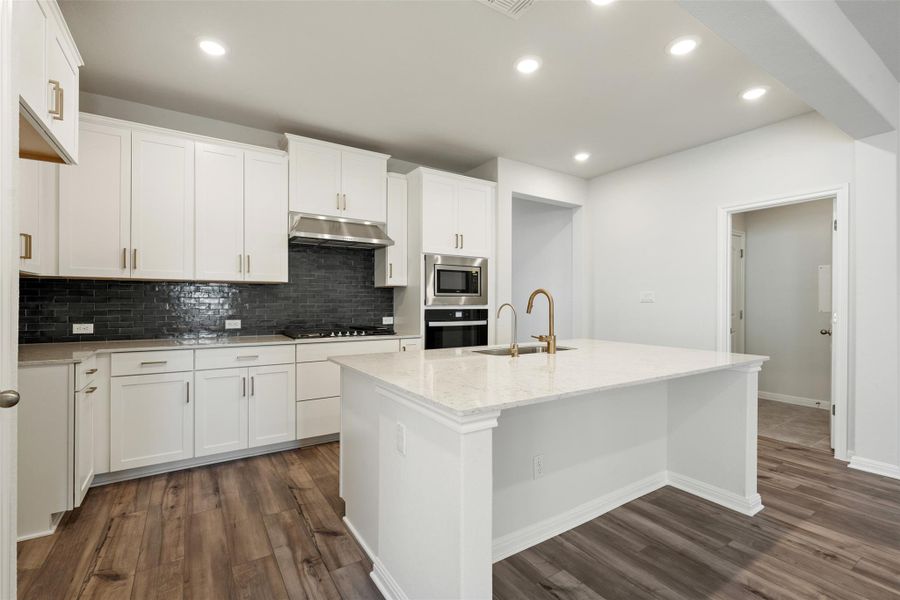 Photos are representative images and renderings for illustrative purposes only. Actual structural options and design images of the home may vary. Photos are representative images and renderings for illustrative purposes only. Actual structural options and design images of the home may vary.