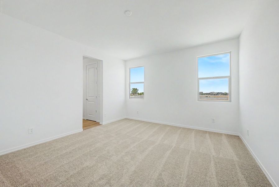 Spacious, unfurnished interior of a new home in Soleo, San Tan Valley (Image 10).