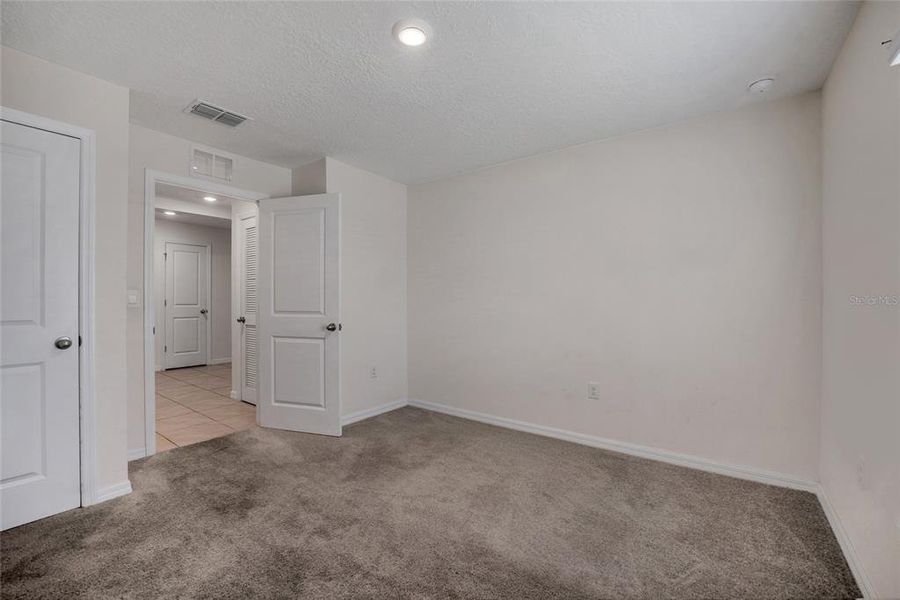 Spacious, unfurnished interior of a new home in , Ocala (Image 18).