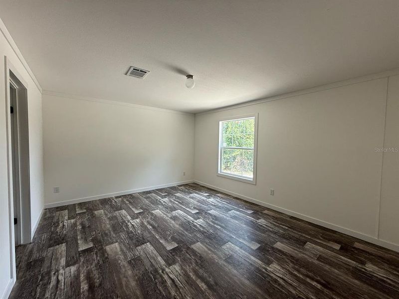 Spacious, unfurnished interior of a new home in , Crystal River (Image 16).