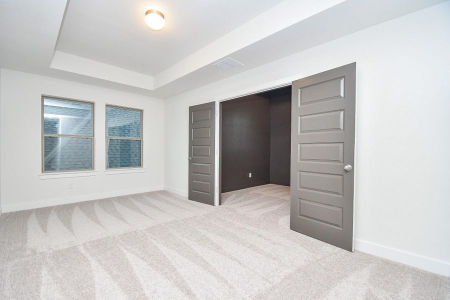 Spacious, unfurnished interior of a new home in Cross Creek West, Fulshear (Image 15).