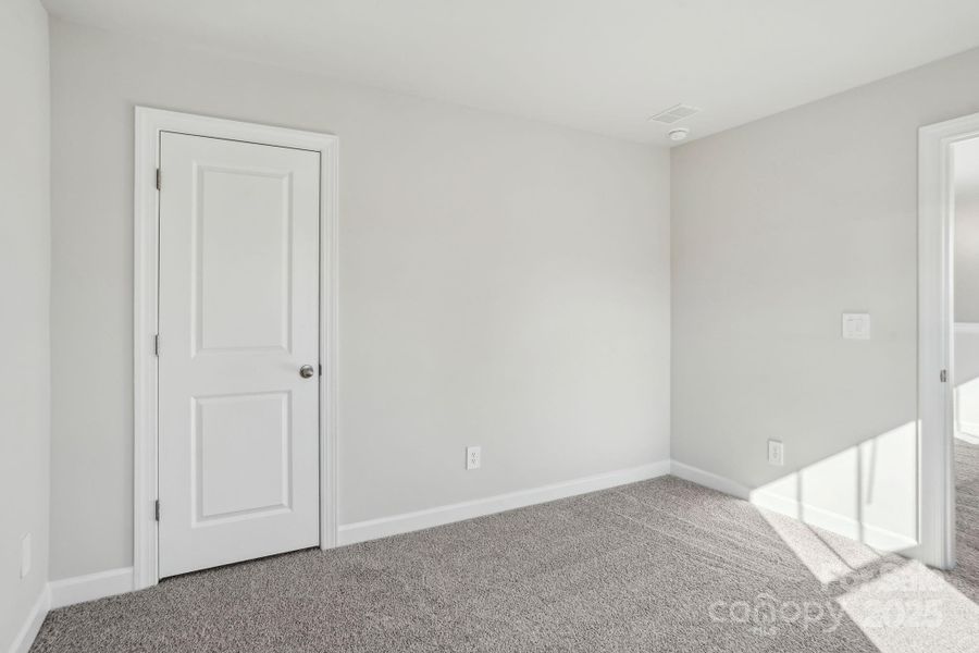 Spacious, unfurnished interior of a new home in Walnut Reserve, Conover (Image 10).