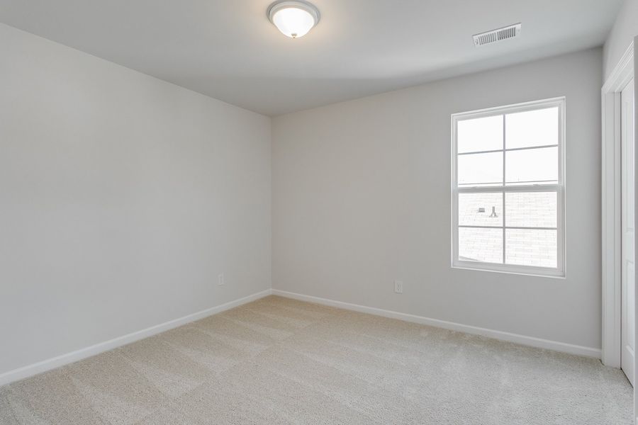 Spacious, unfurnished interior of a new home in Winston Point, Gilbert (Image 33).