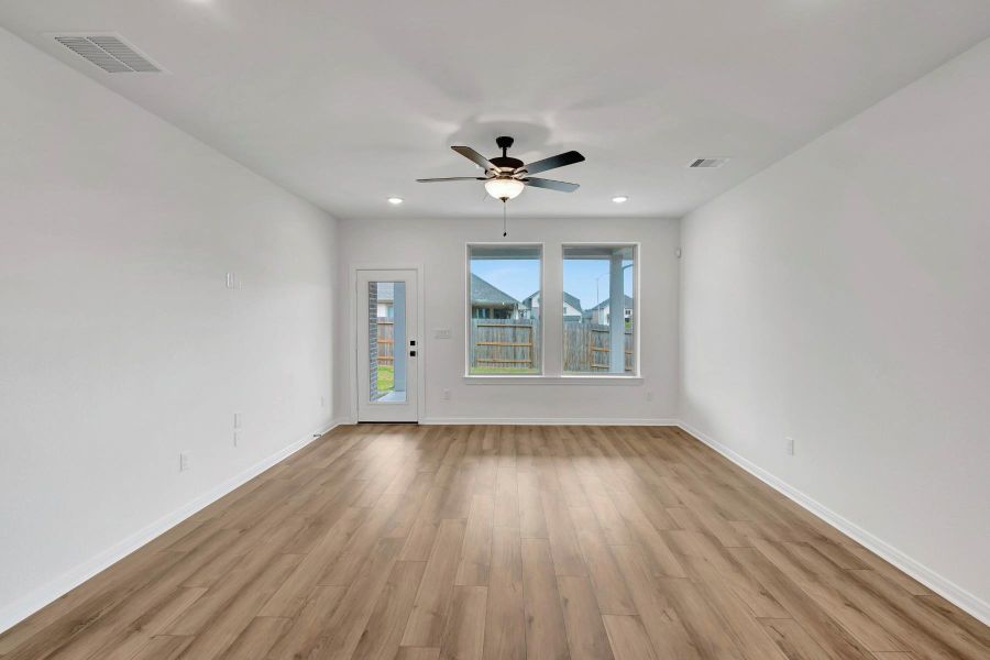Spacious, unfurnished interior of a new home in Escondido - Terrace Collection, Magnolia (Image 15).