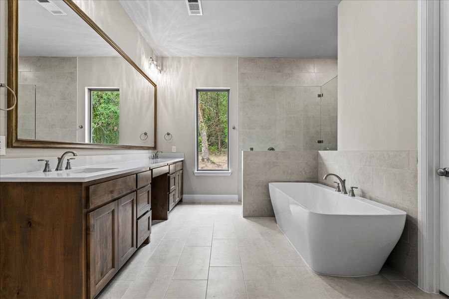 Doug Parr Homes | Hunter Plan - Primary Bathroom Doug Parr Homes | Hunter Plan - Primary Bathroom