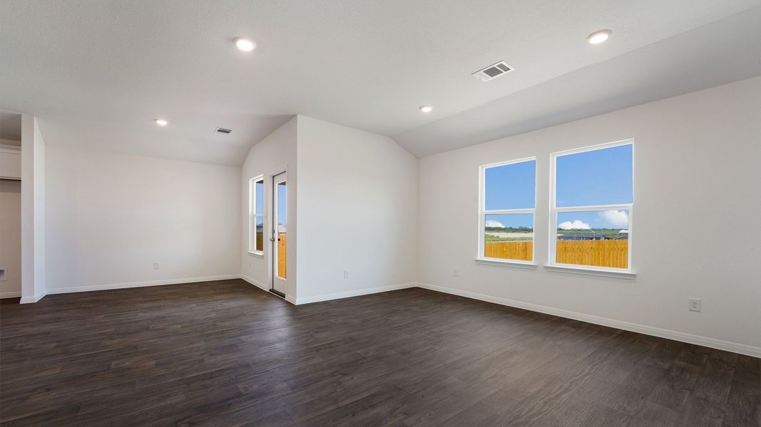 Spacious, unfurnished interior of a new home in Southgrove, Kyle (Image 11).