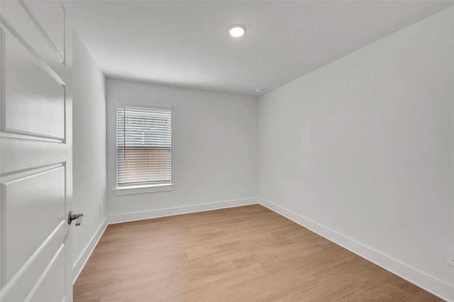 Spacious, unfurnished interior of a new home in Sorella, Tomball (Image 26).