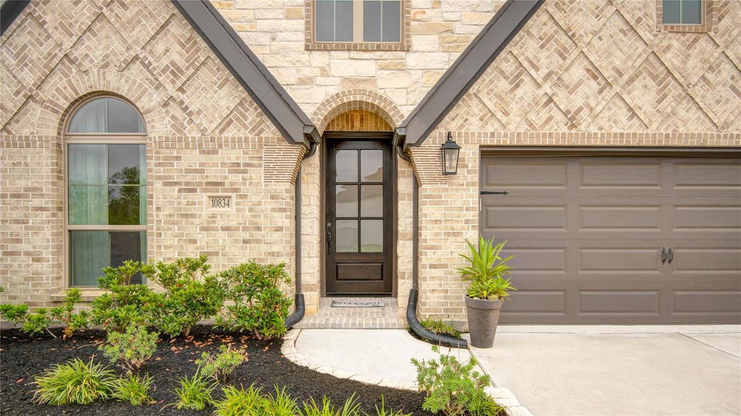 Front Elevation or this beautiful Perry Home! Welcome Home!! Front Elevation or this beautiful Perry Home! Welcome Home!!