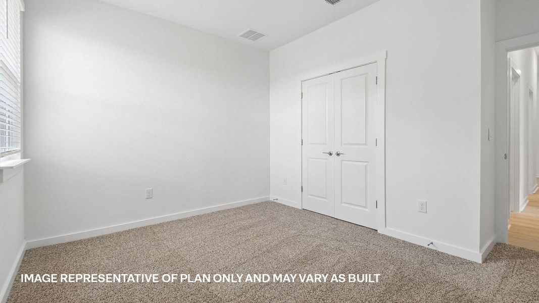 Spacious, unfurnished interior of a new home in Rosenbusch Ranch, Leander (Image 24).