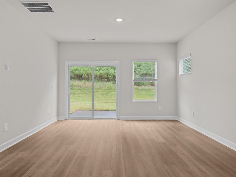 Spacious, unfurnished interior of a new home in Brayfield Manor - Heritage Collection, Wellford (Image 12).