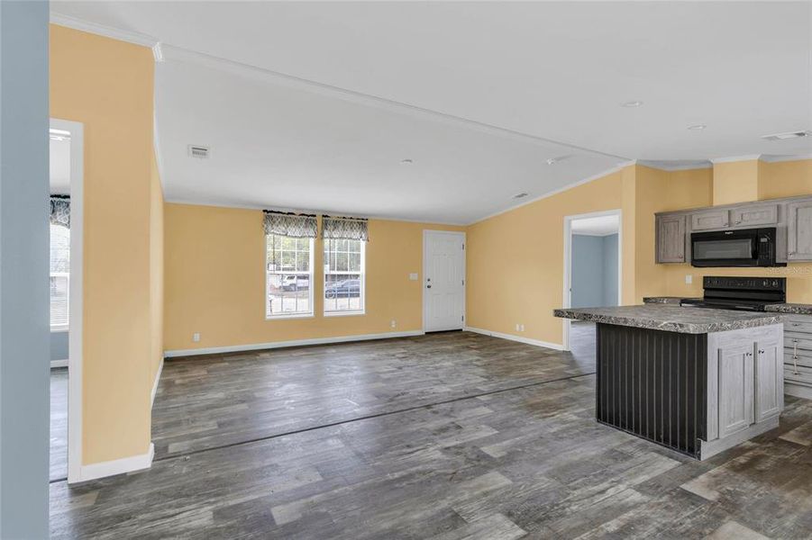 Spacious, unfurnished interior of a new home in , Spring Hill (Image 13).