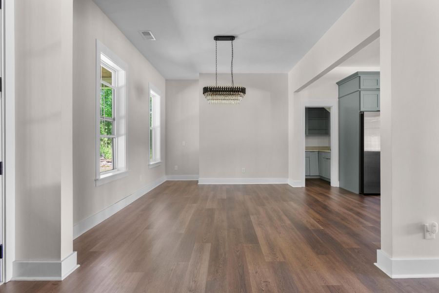 Spacious, unfurnished interior of a new home in , Walterboro (Image 12).