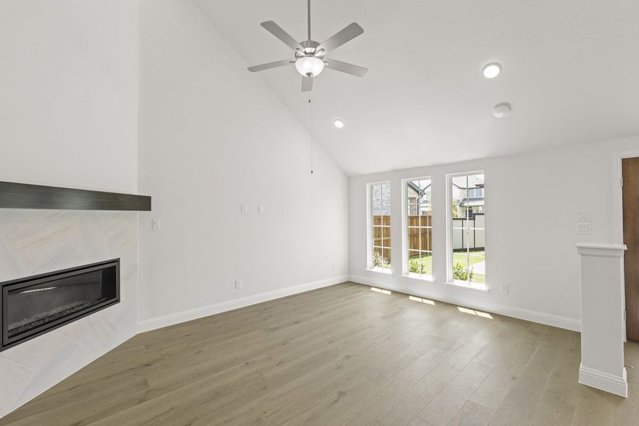 Spacious, unfurnished interior of a new home in The Reserve at Spiritas Ranch, Little Elm (Image 20).