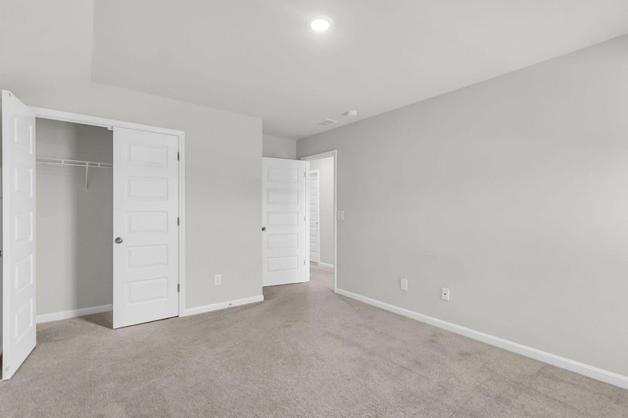 Spacious, unfurnished interior of a new home in Sweetgrass at Summers Corner: Arbor Collection, Summerville (Image 21).