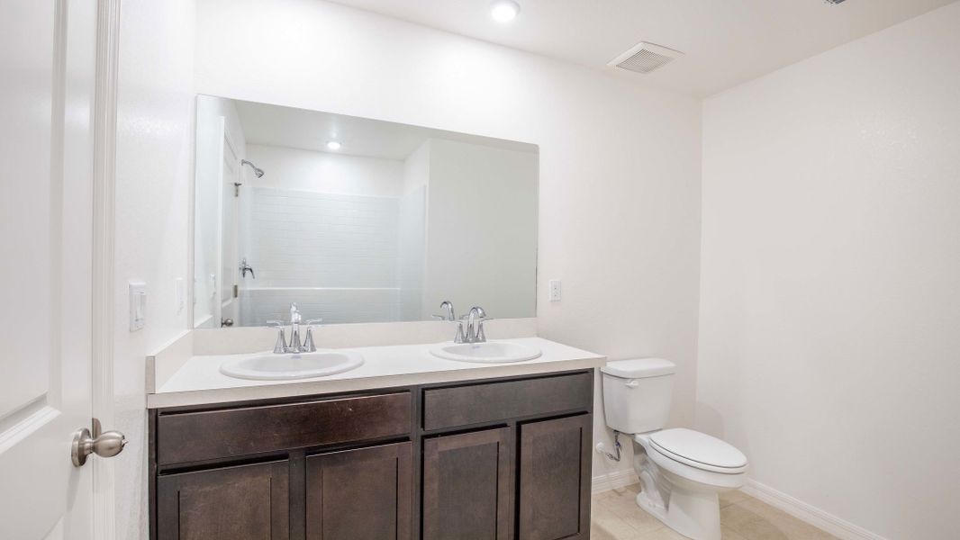 Furnished interior view inside a new home in Royal Highlands, Weeki Wachee (Image 11).