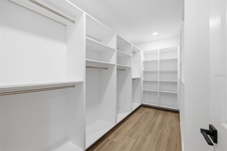 Spacious, unfurnished interior of a new home in , Tampa (Image 21).