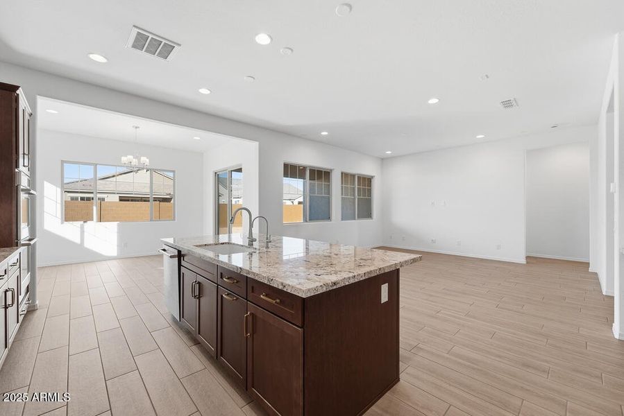 hj-az-phoenix-ellsworth-ranch-landmark-c