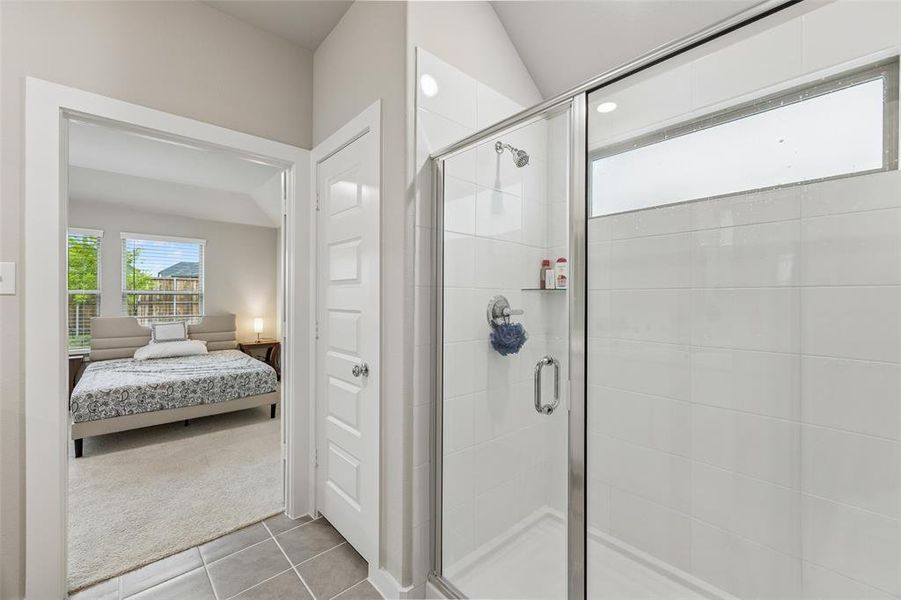 Furnished interior view inside a new home in LakePointe, Lavon (Image 17).
