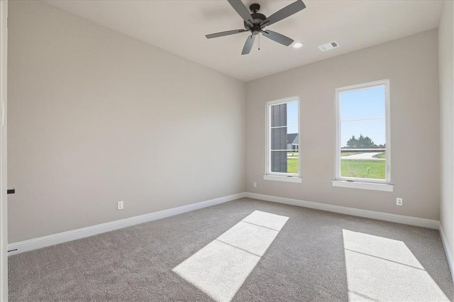 Spacious, unfurnished interior of a new home in , Waxahachie (Image 24).